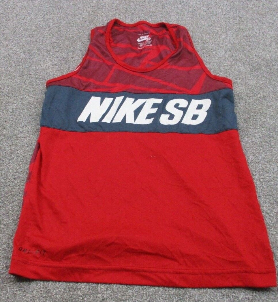 Nike sb small discount logo