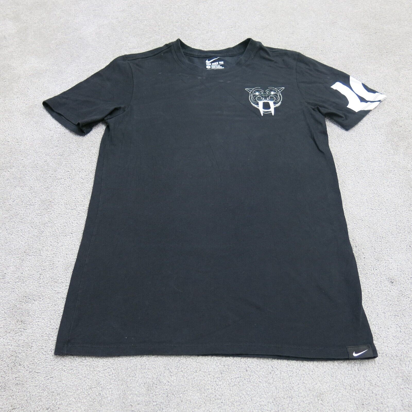 Nike athletic hotsell cut shirt