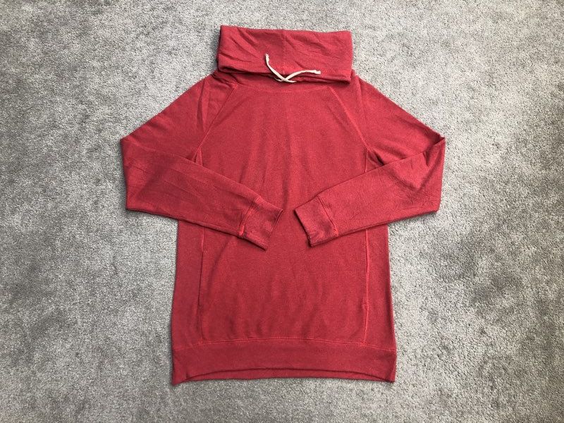 Champion sweater 2024 womens red nikes