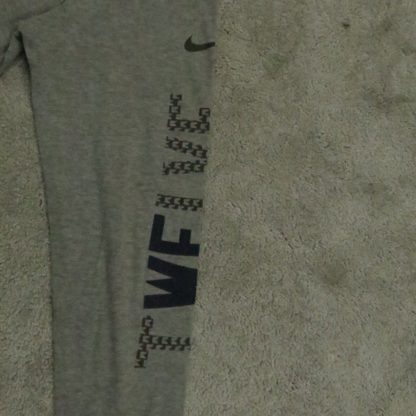 Nike Mens Long Sleeve Sweatshirt Workout Crew Neck Heather Gray Size Medium