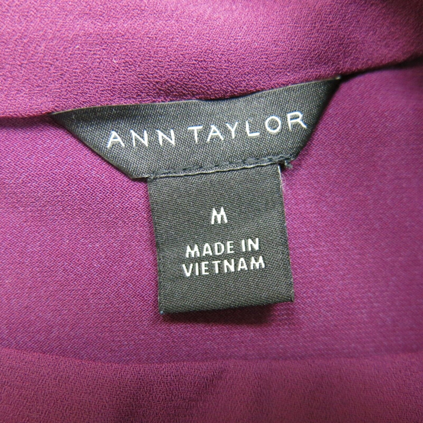 Ann Taylor Womens Shirt Top Blouse Sleeveless Shark Bite Purple Size Medium