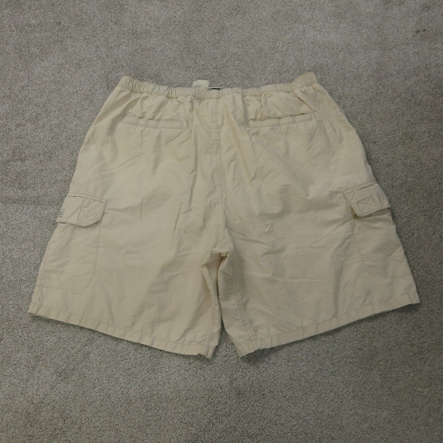 Columbia Shorts Mens Large Cream Cargo Shorts Flat Front Hiking Outdoor Pockets