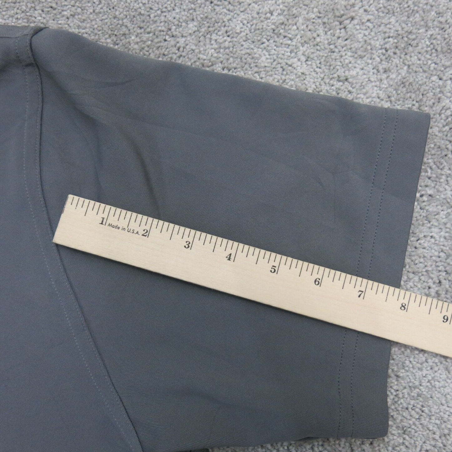Under Armour Mens Polo Shirt Loose Fit Heatgear Logo Gray Size Medium