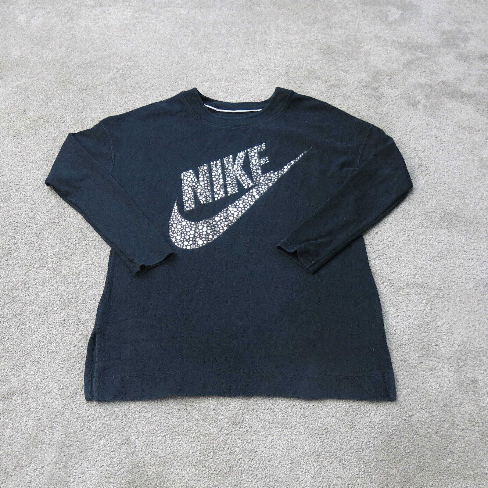 Womens black nike discount crewneck