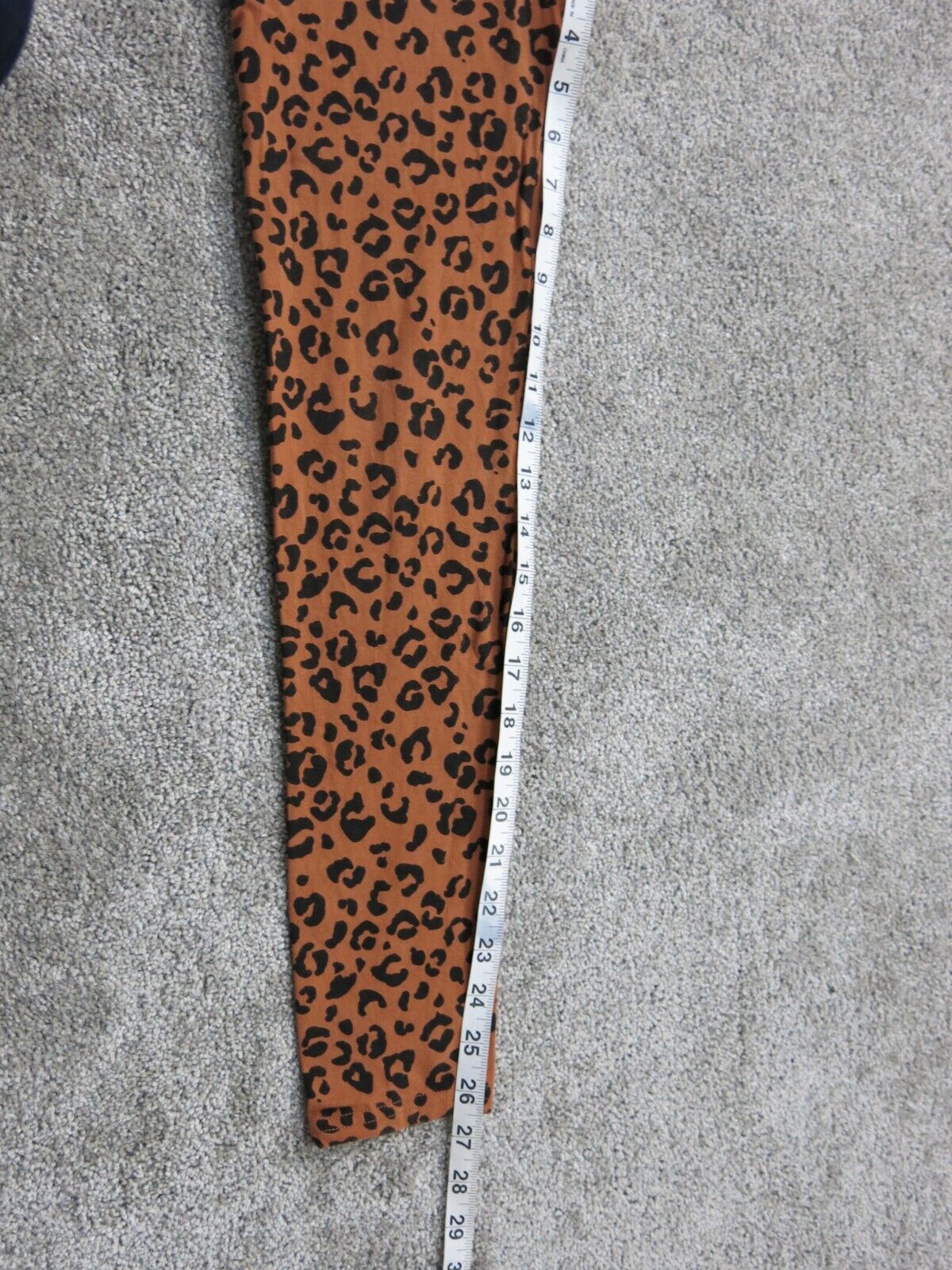 Wild Fable Women Activewear Leggings Pant Leopard Print Orange Black Size Medium