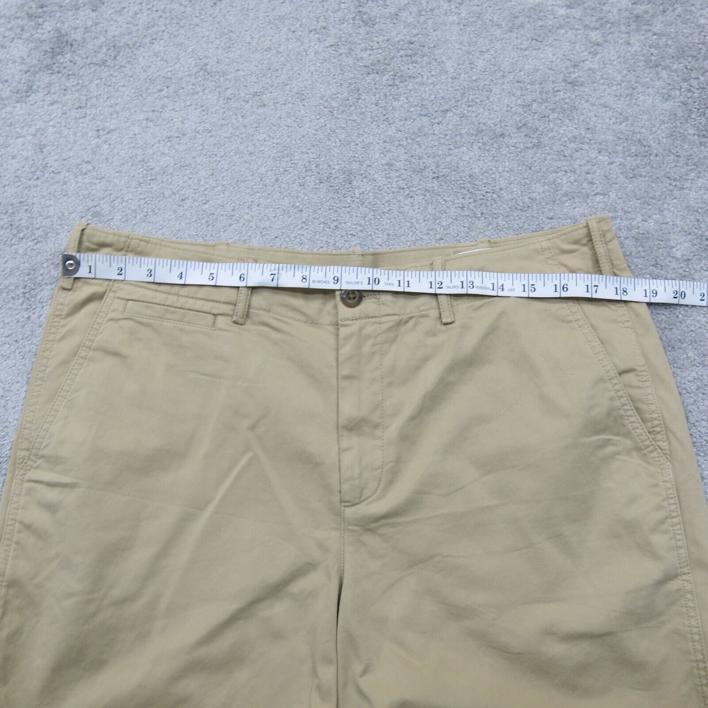 GAP Mens Chino Shorts High Rise Roll Tab Slash Pocket Cotton Khaki Size 14 T