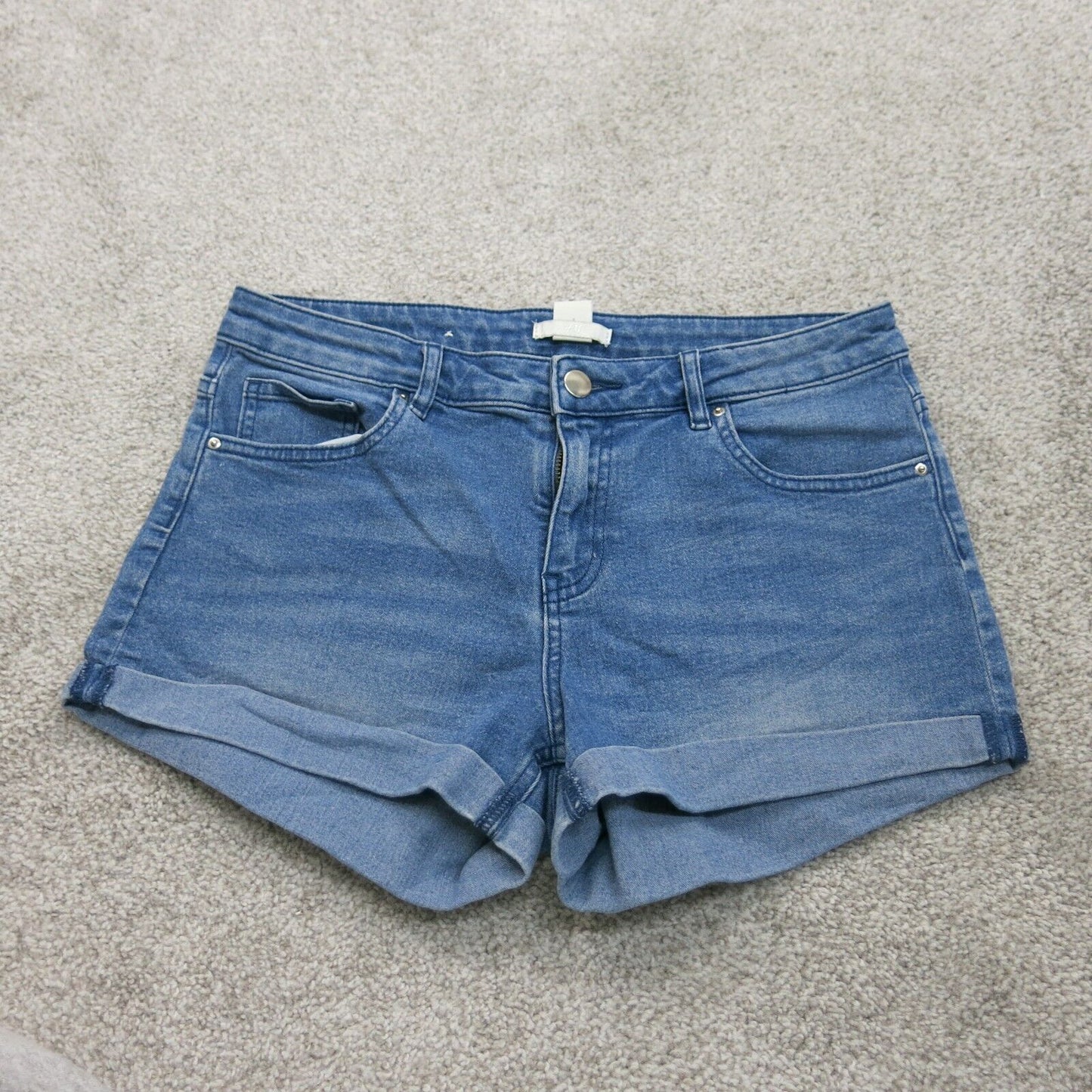 H & M Womens Roll Tab Jeans Shorts Mid Rise Flat Front Pockets Blue Size 8