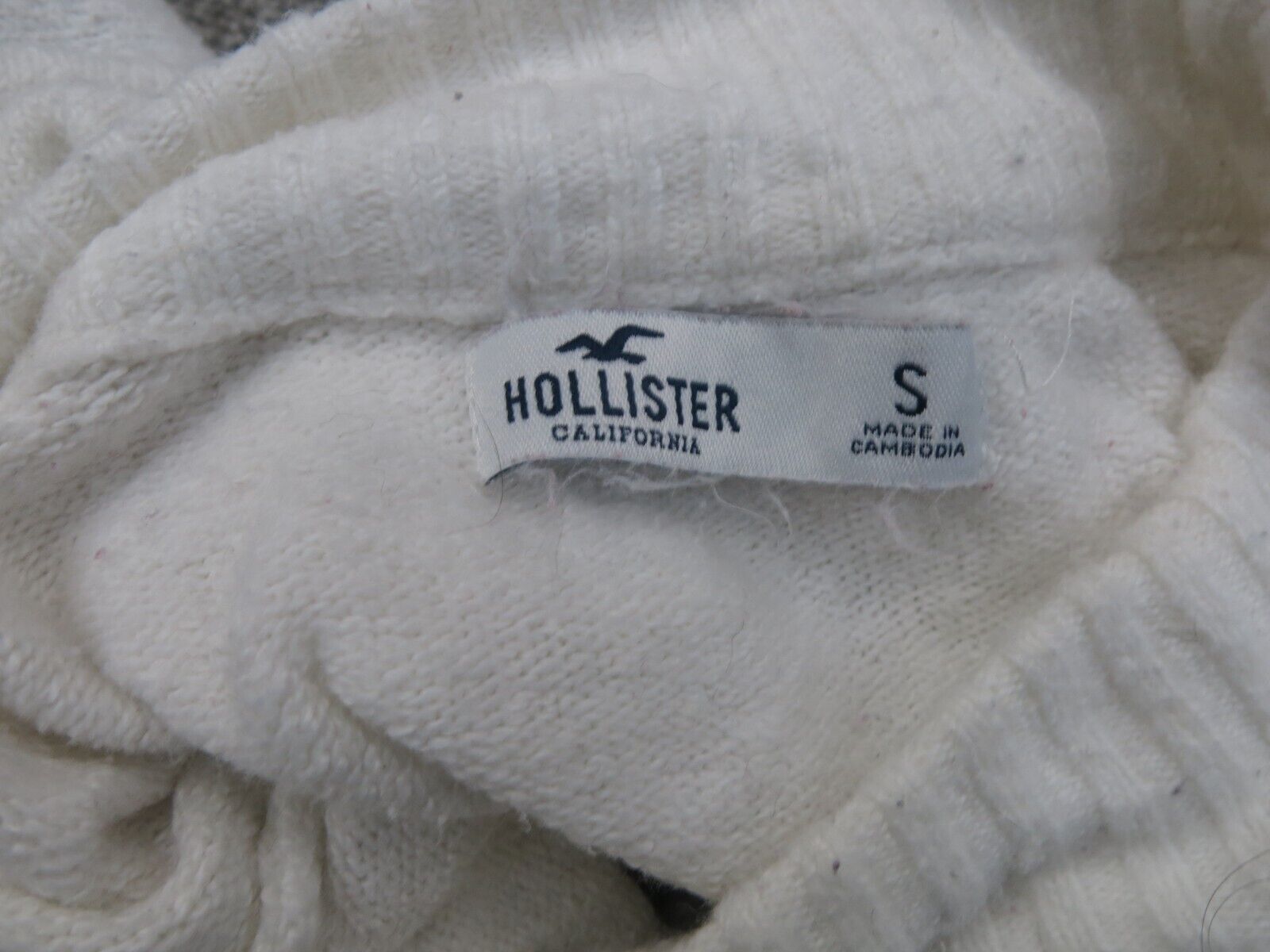 Hollister 2024 cropped sweater