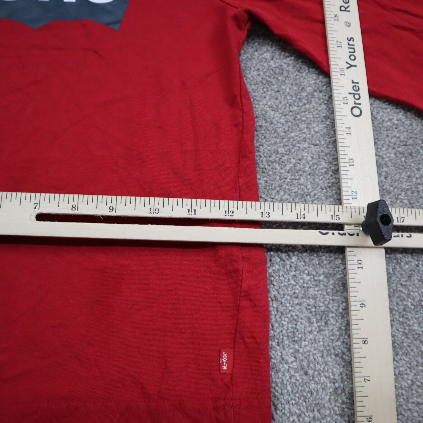 Levi's T Shirt Boys Size 5/6 Red Long Sleeve Graphic Tee Crew Neck 100% Cotton
