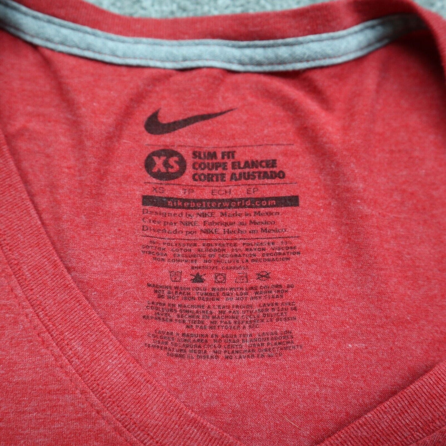 Nike Womens Pollover T-Shirt Slim Fit Long Sleeves Graphic Tee Red Size XS