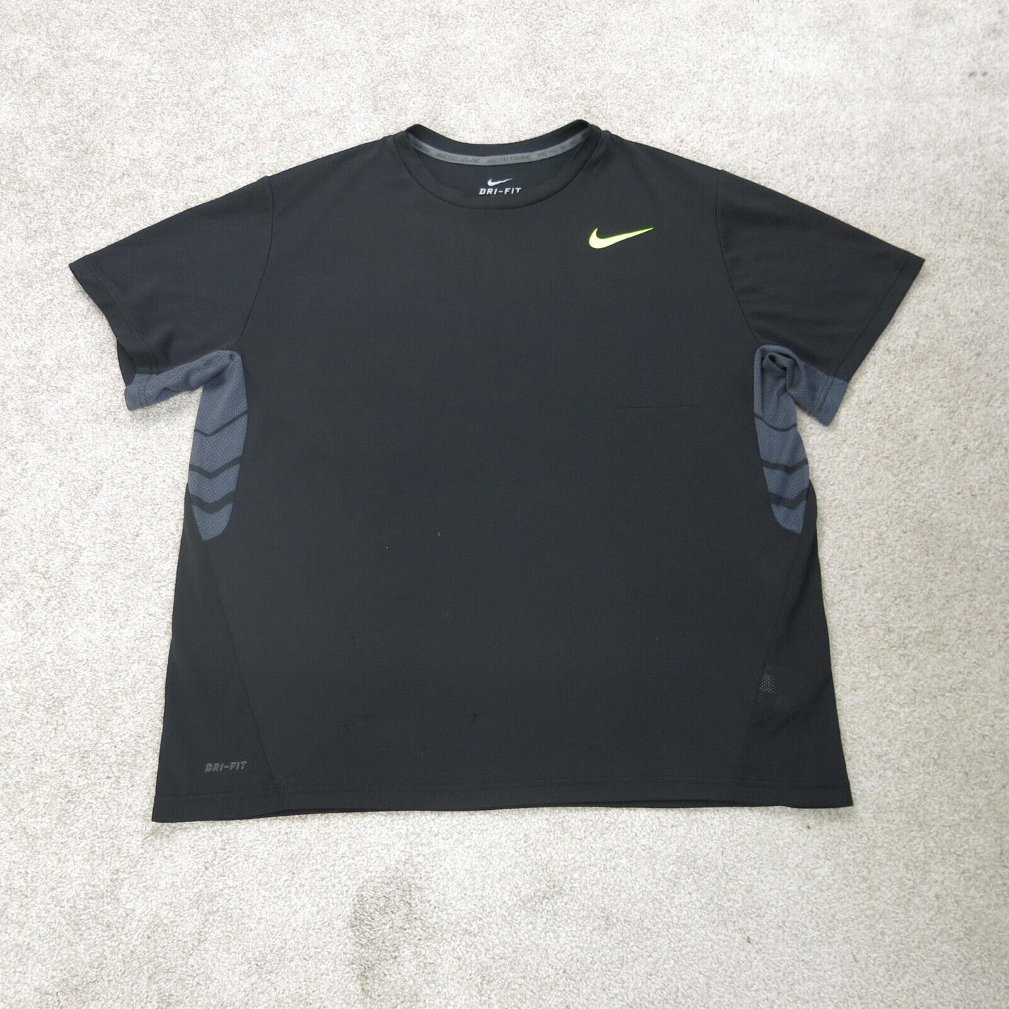 Nike Shirt Mens XXL Black Crew Neck Short Sleeve Lightweight Outdoors Dri Fit