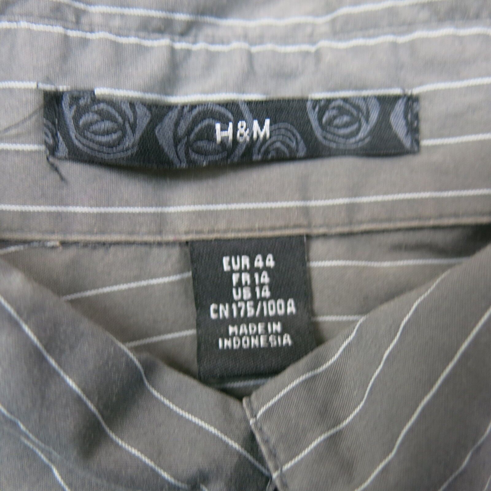 H and outlet m button up