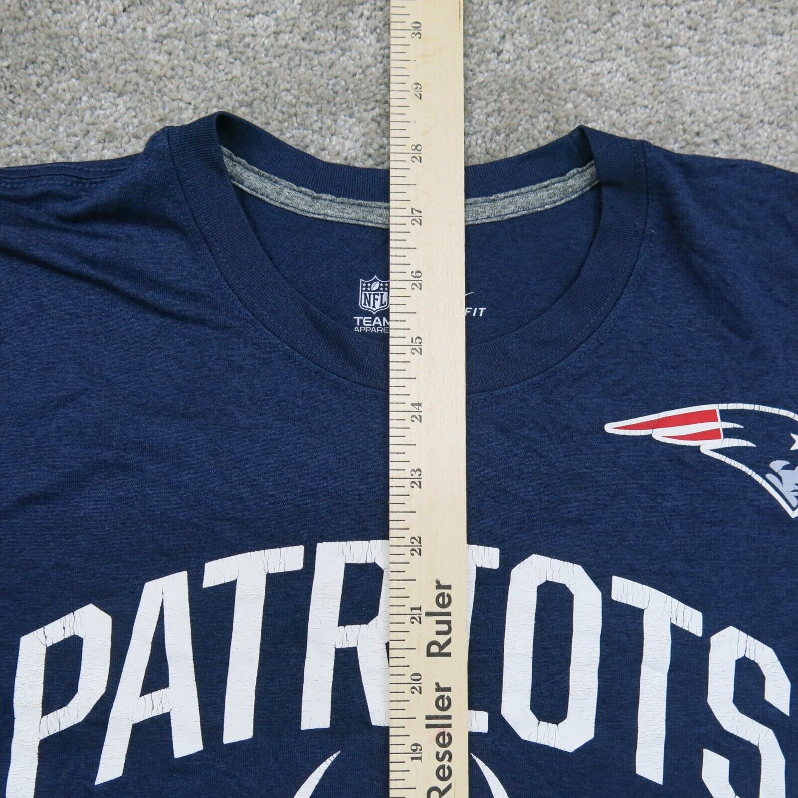 New England Patriots NFL Team Apparel Long Sleeve Crew Neck T Shirt Mens L  Blue