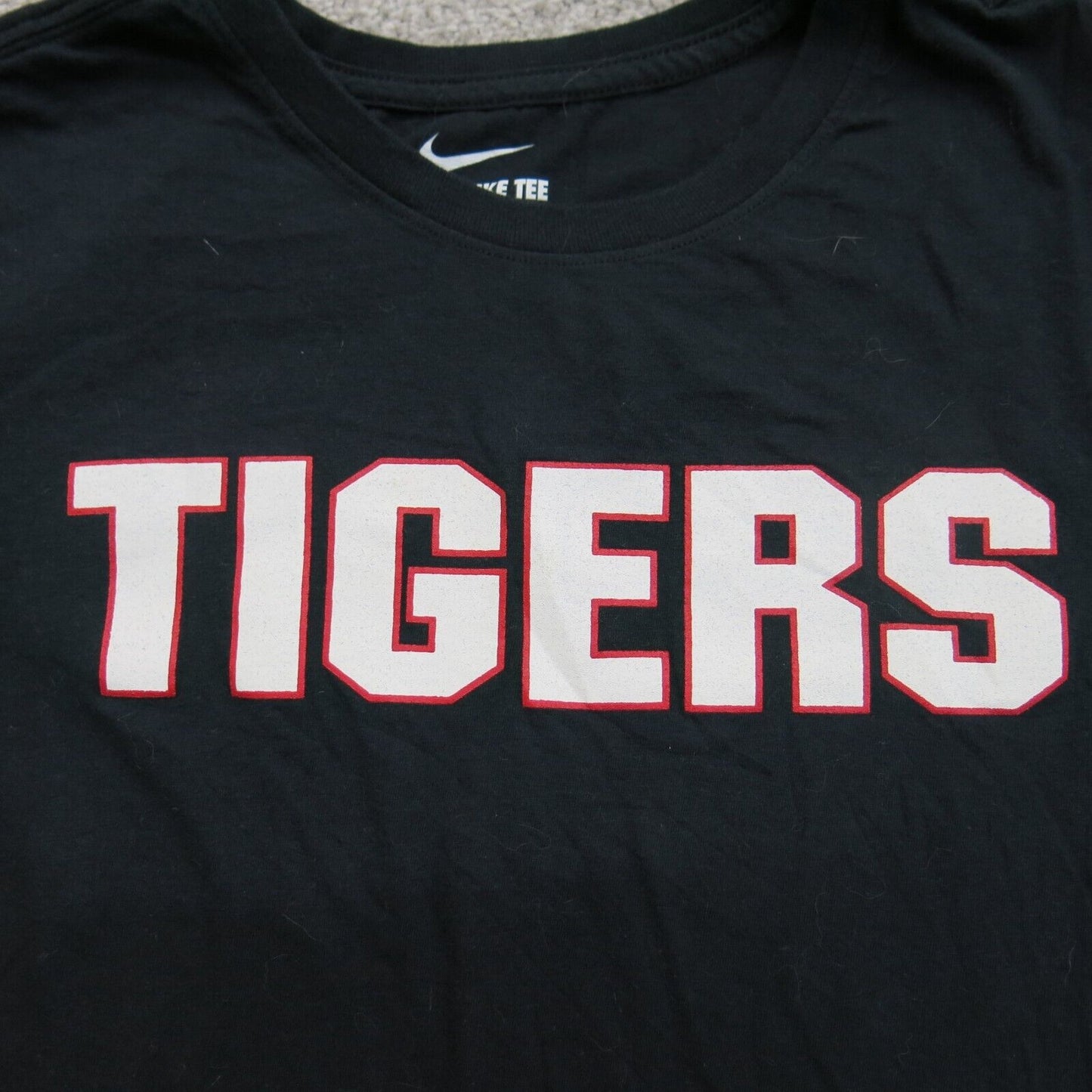 The Nike Tee Mens Crew Neck T Shirt Athletic Cut Tigers Tee Logo Black SZ Large