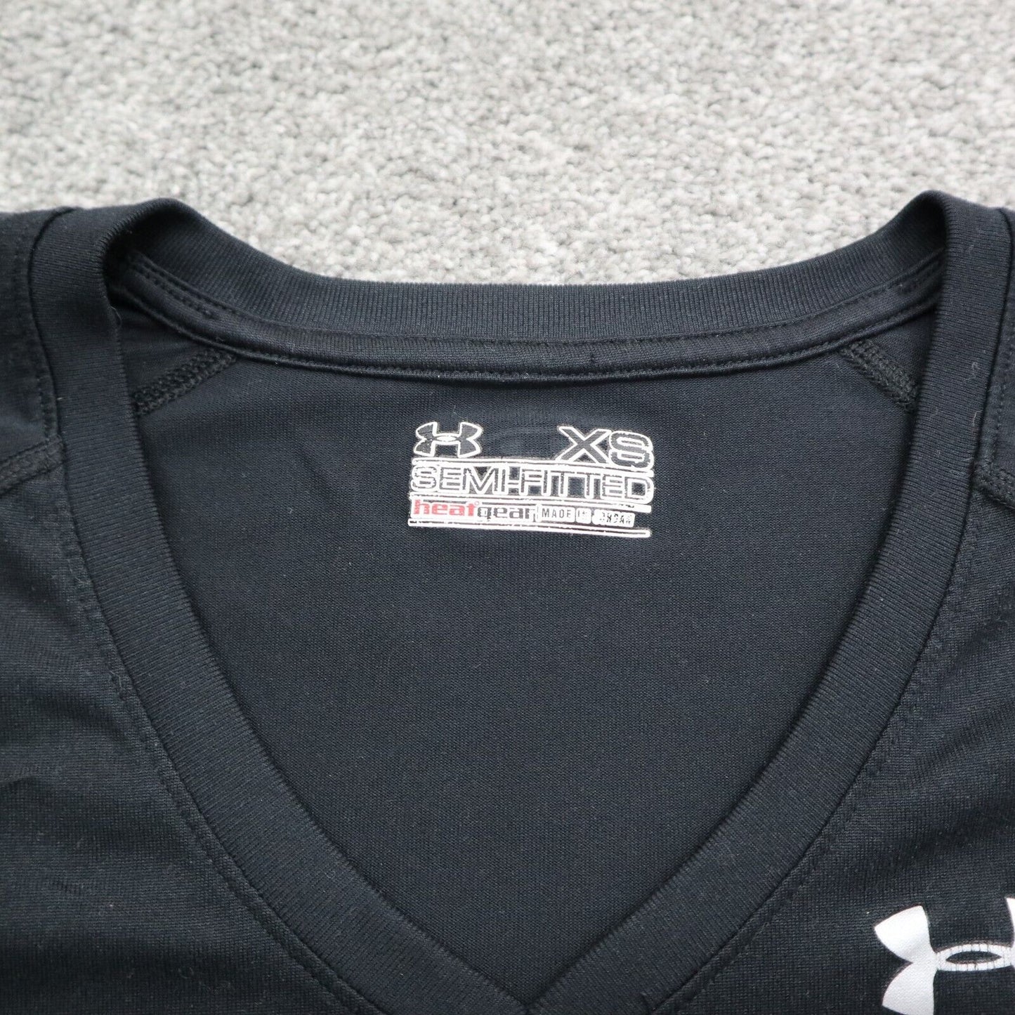 Under Armour Womens T Shirt Semi Fitted Heatgear V Neck Short Sleeve Black SZ XS