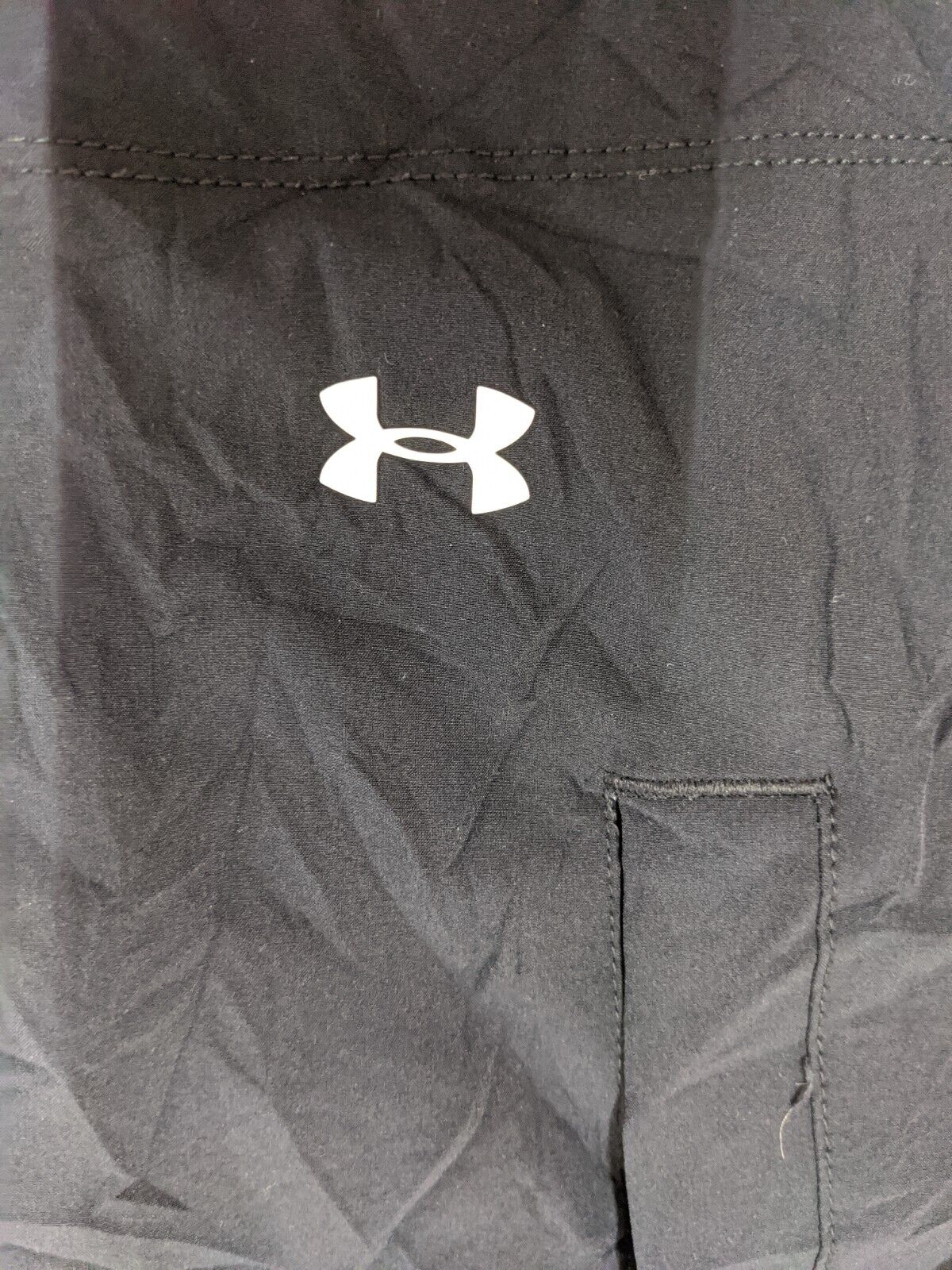 Under Armour Heat Gear Jacket Hoodie Mens Adult XL Round Shaped Neck White Black