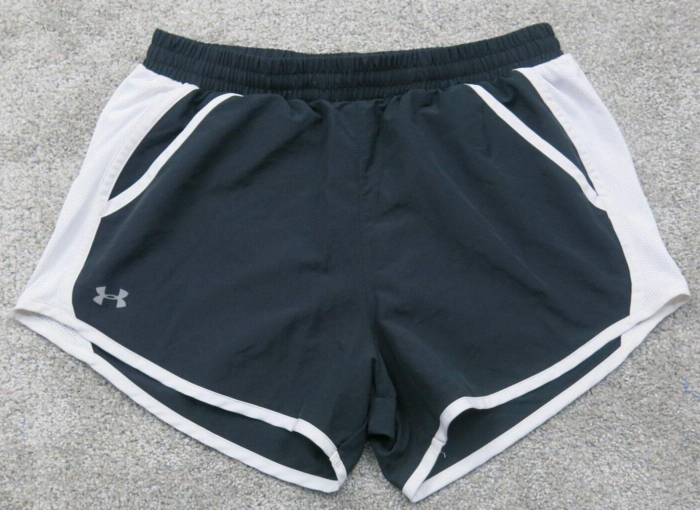 Under Armour Womens Activewear Running Shorts Mid Rise Black Small HEATGEAR