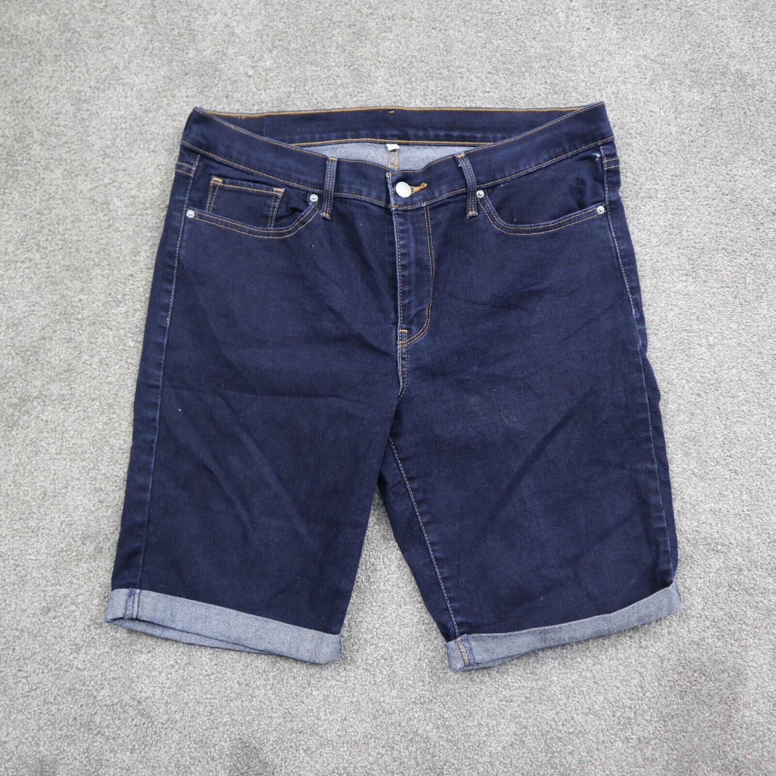 Size 32 in on sale levis