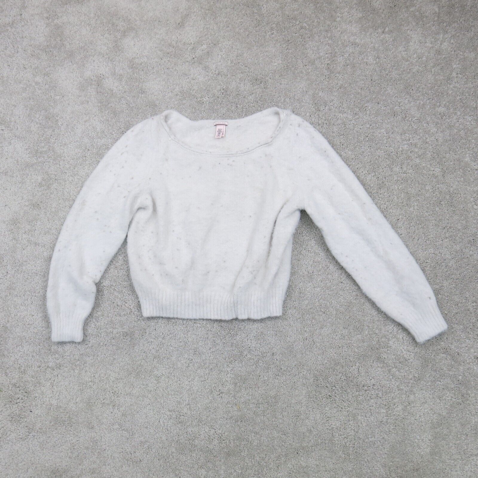 White 2024 pullover sweater