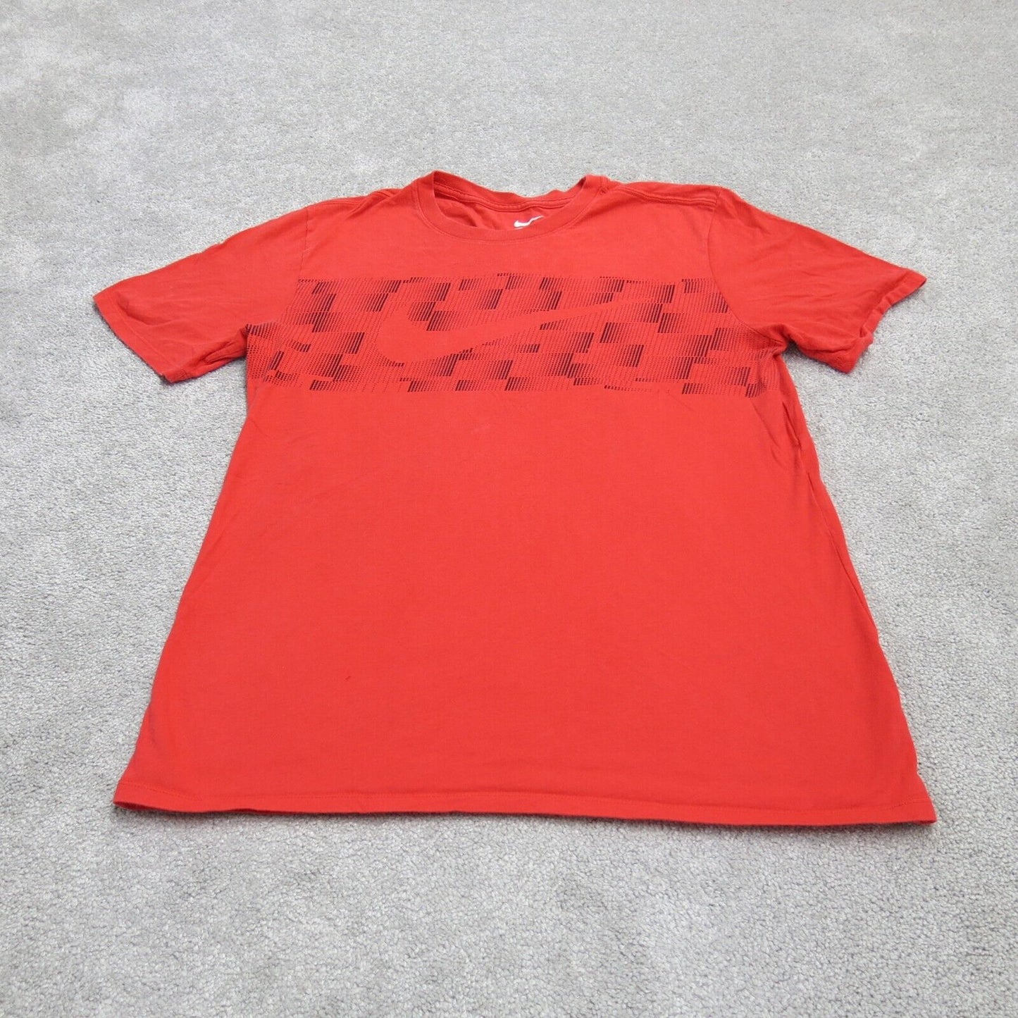 The Nike Tee Men Crew Neck T Shirt Short Sleeves Athletic Cut Tee Red  Medium