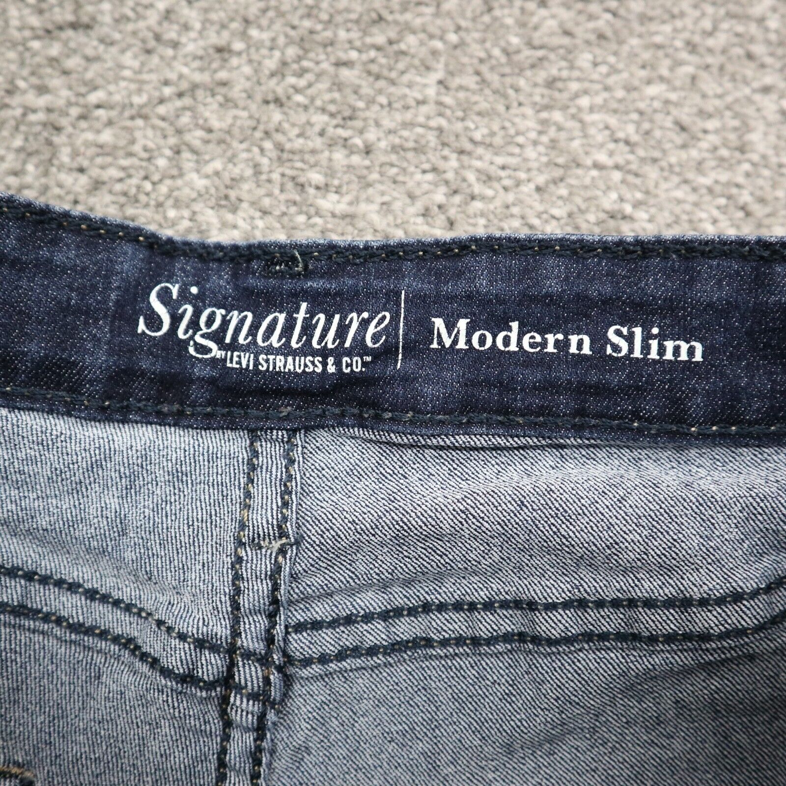 Signature levi hotsell strauss modern slim